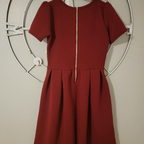 Amelia - Picture 2 of 4